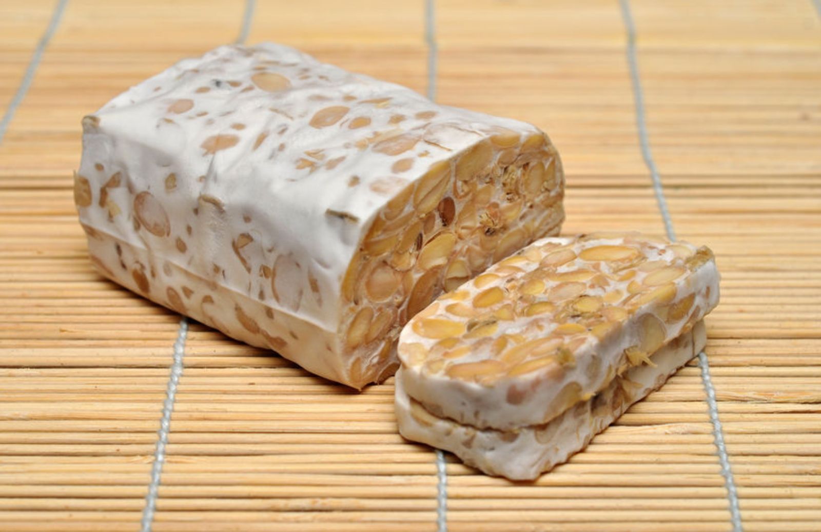 Cos'è il tempeh? Proprietà e ricette