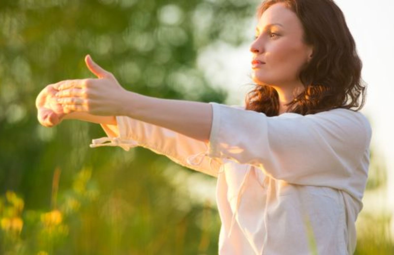 Come tonificare le braccia con lo yoga