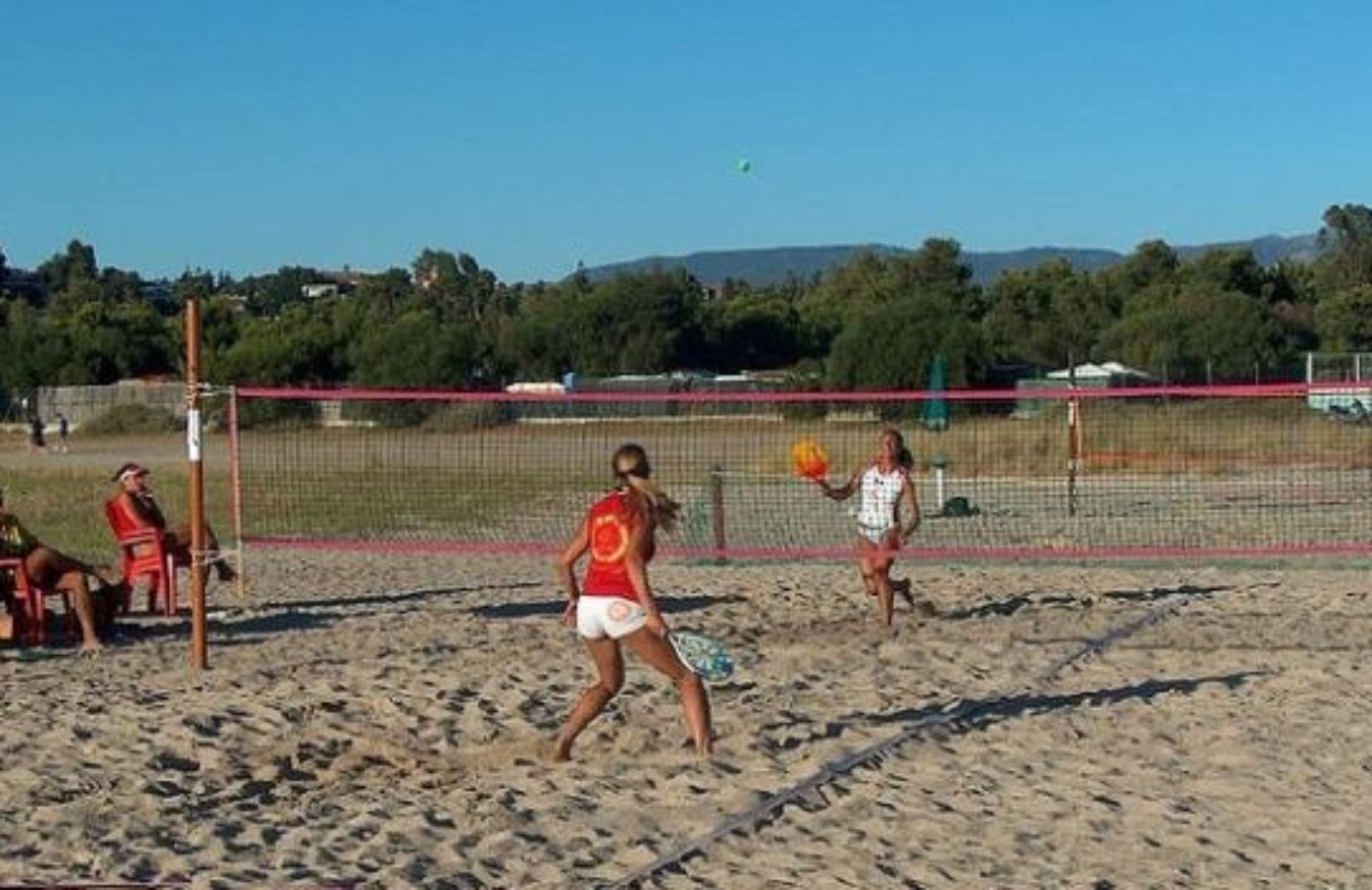 Come si gioca a beach tennis