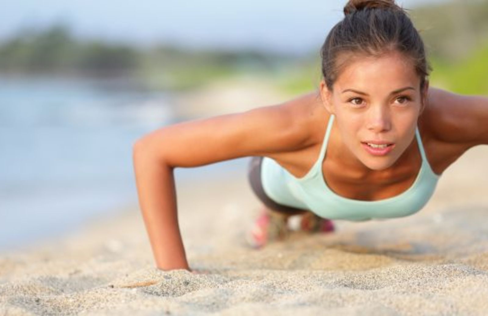 Come allenare i glutei in spiaggia