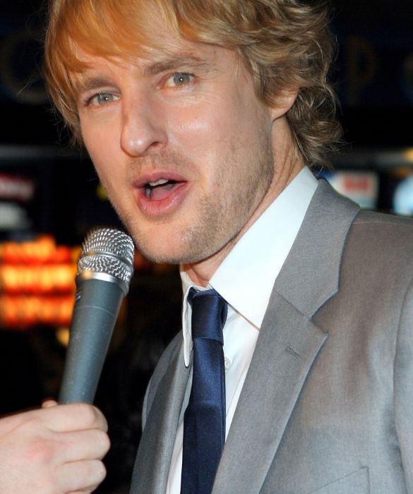 <p>A proposito di nasi, anche Owen Wilson può dire decisamente la sua. L’attore texano ha infatti il setto nasale completamente deviato. D’altra parte se l’è rotto due volte: la prima durante una rissa negli anni del liceo e la seconda giocando a football con gli amici.</p>
