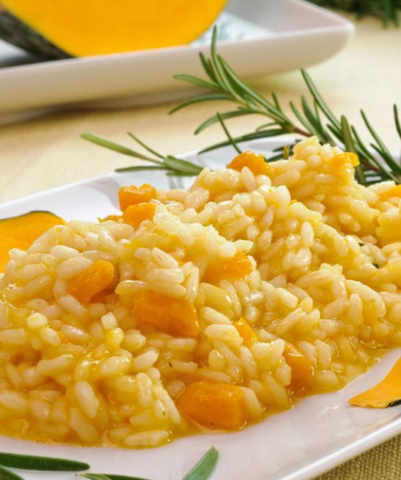 Il risotto alla zucca è un vero e proprio classico della cucina nostrana: colore e bontà racchiusi in un unico piatto