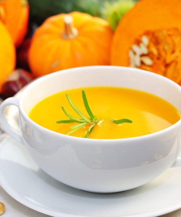 Quando fa freddo la vellutata riesce a scaldare anche gli animi più freddolosi: scegli la zucca come ingrediente principale, cosicché le tue giornate acquistino ancor più colore!