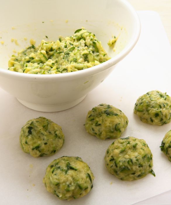 Polpettine di zucchine alla crema di gorgonzola