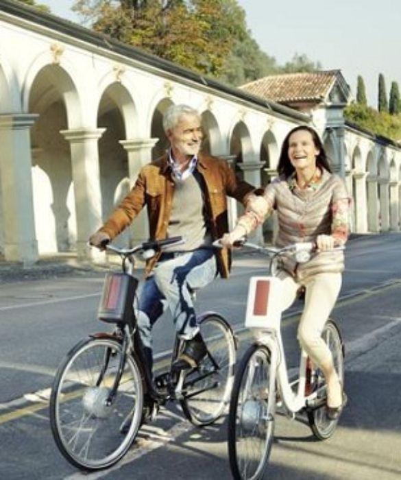 Design accattivante, cuore “elettrico”. Ed ecologico. È la bici progettata dalla mutinazionale Askoll, che fa il salto: dalla produzione di elettrodomestici alla e-bike mossa dal motore di una lavatrice.
Credit © Askoll.com
