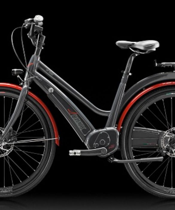 Avete voglia di fermarvi a bere un caffè? Niente paura, l’e-bike Neox può essere lasciata tranquillamente in strada senza preoccuparsi dei ladri. Se ve la rubano, basta inserire un codice pin e il ladro non riuscirà più a pedalare!
Credit © Myneox.it