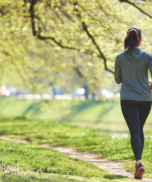 Bastano 30 minuti al giorno di attività fisica moderata, cioè dove la sensazione di fatica è appena percepibile e comunque permette di proseguire, per prevenire moltissime patologie, controllare il peso corporeo e sentirsi bene.