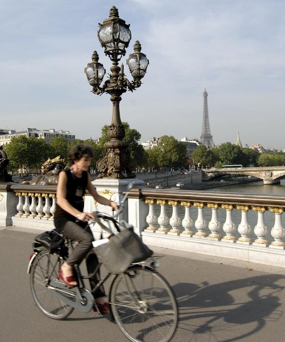 Vincete la sedentarietà che attanaglia ben il 45% degli italiani e lasciate a casa l'auto quando la lunghezza del tragitto da percorrere lo permette: prendete la bici o andate a piedi.