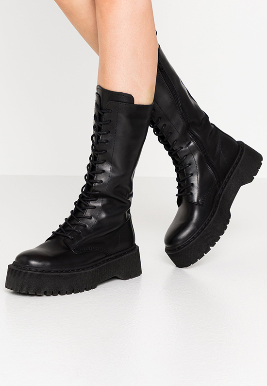 Accessori inverno 2020: combat boots