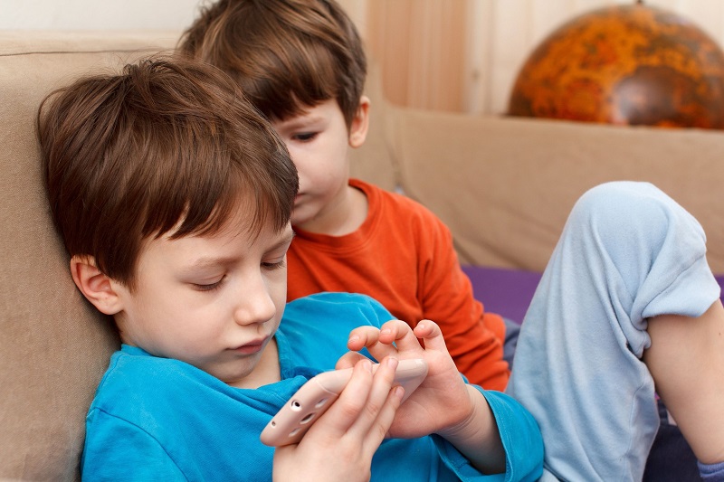 bambini tecnologia