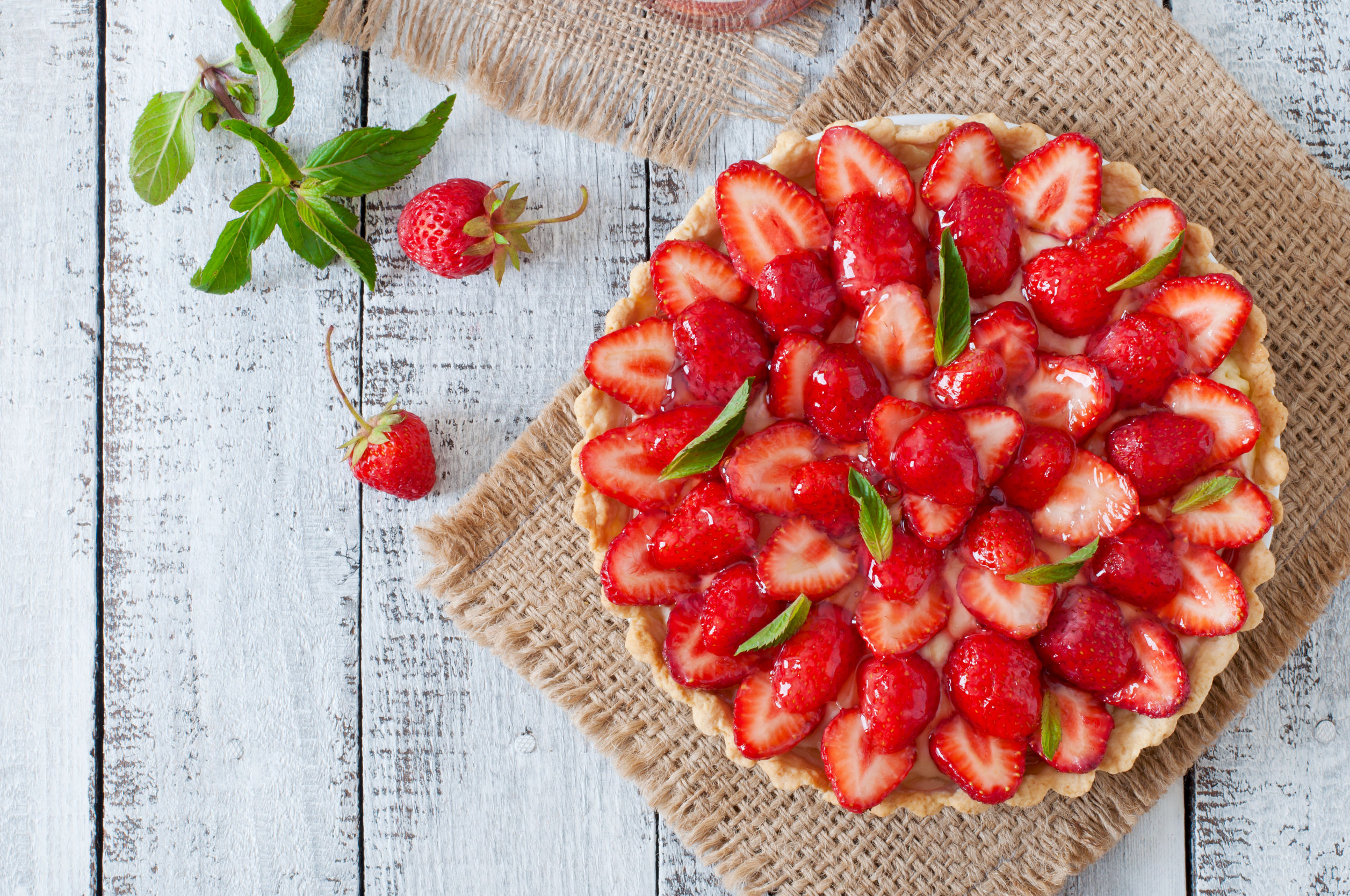 Torta di fragole con crema pasticciera