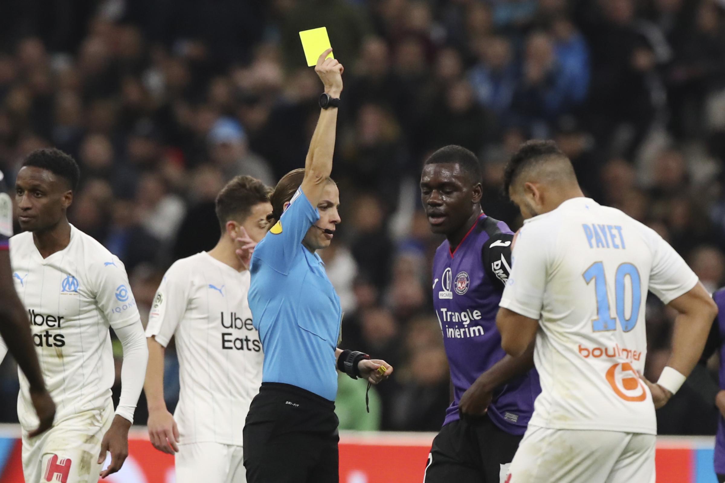 La prima donna ad arbitrare la Champions League