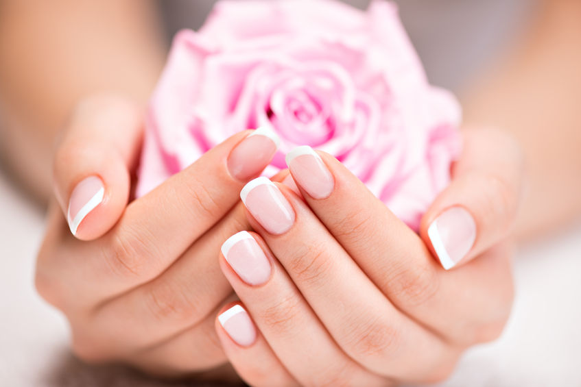 french manicure classica